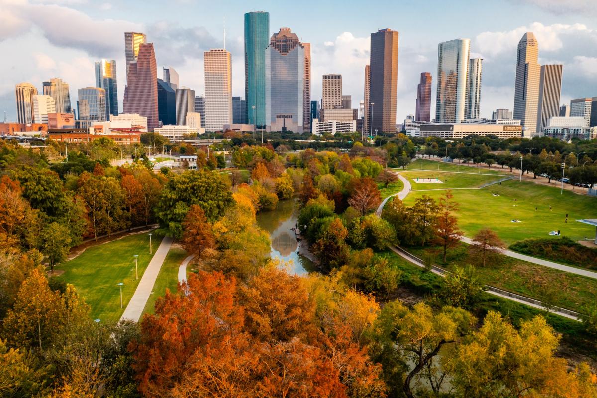 Houston Travel Guide: Plan Your Weekend with Climate Insights